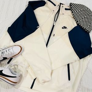 Nike Men's Sportswear Windrunner Windbreaker Jacket
